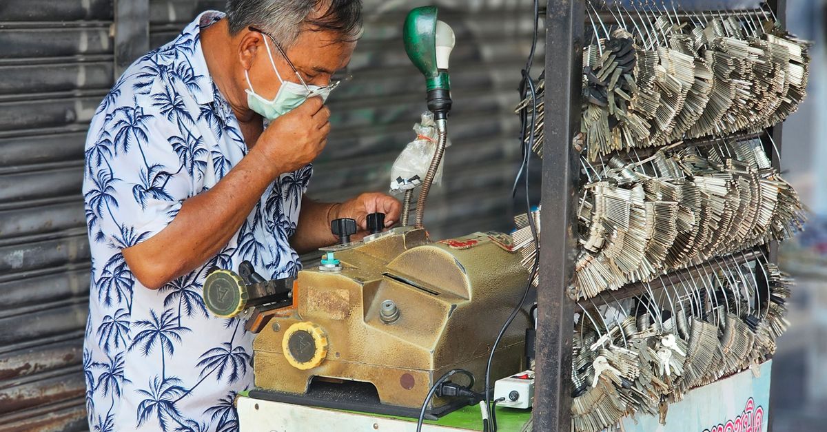 locksmith service technician — Test
